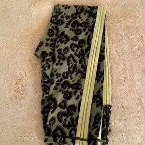 Camo Victoria Secret knock out leggings